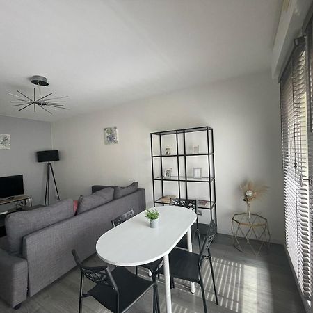 City & Cosy, Lyon Charcot- Wifi - Lave Linge - Balcon - Parking Екстер'єр фото