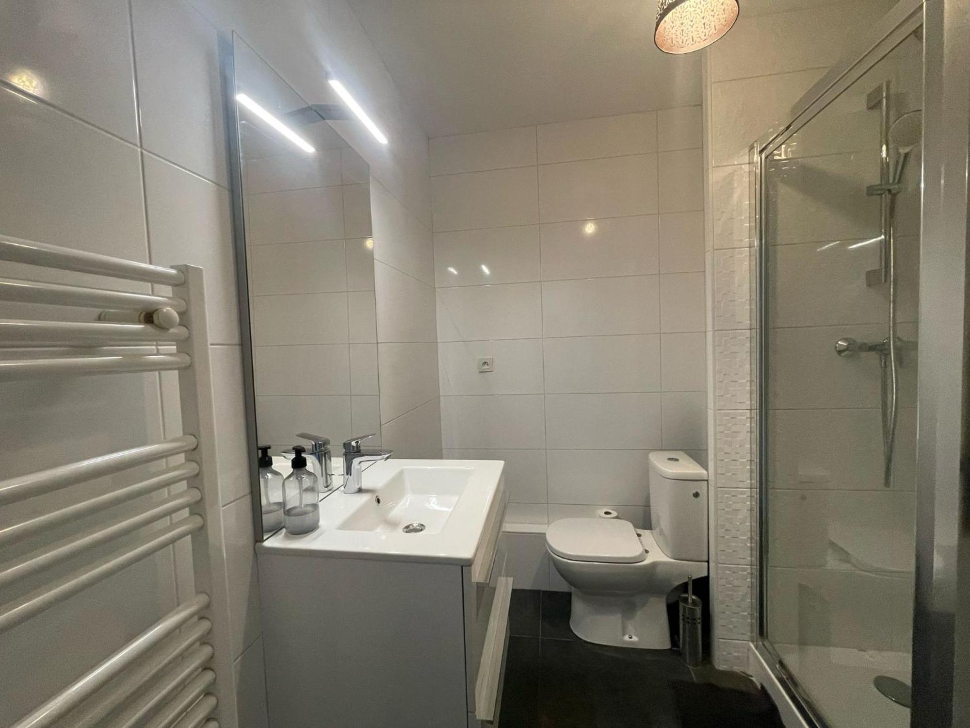 City & Cosy, Lyon Charcot- Wifi - Lave Linge - Balcon - Parking Екстер'єр фото