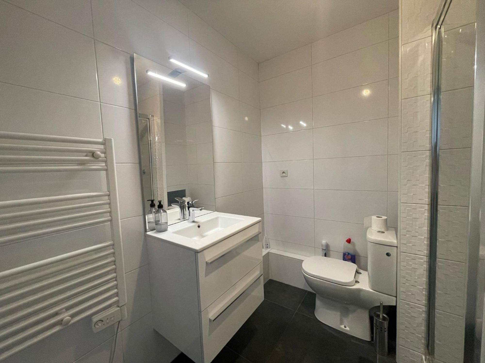 City & Cosy, Lyon Charcot- Wifi - Lave Linge - Balcon - Parking Екстер'єр фото