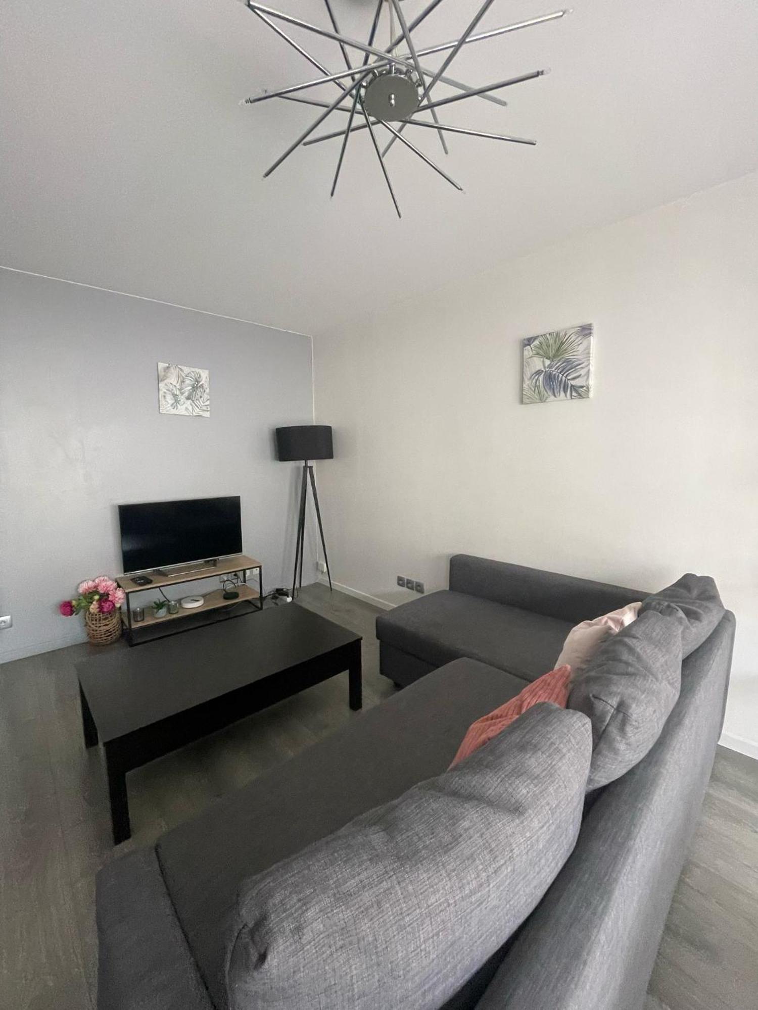City & Cosy, Lyon Charcot- Wifi - Lave Linge - Balcon - Parking Екстер'єр фото